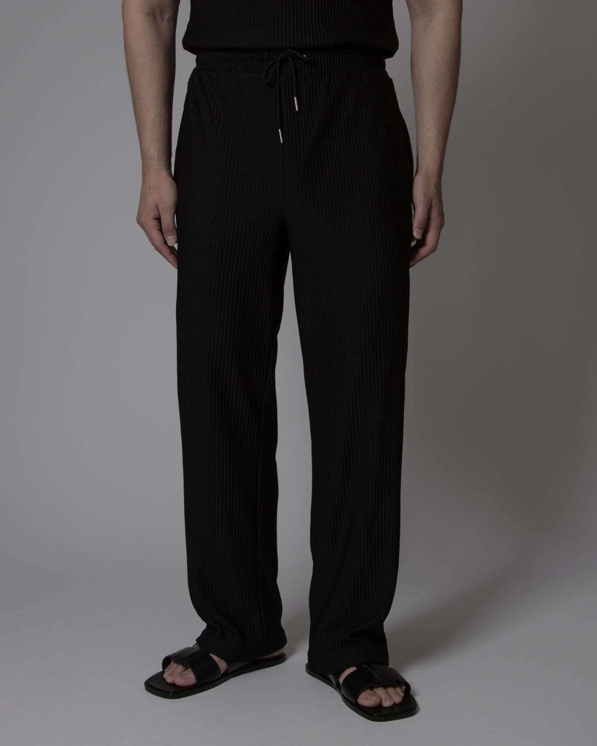 Pleated Muscle Fit Collared Short Sleeve T-shirt and Long Pants Set - 이미지 5