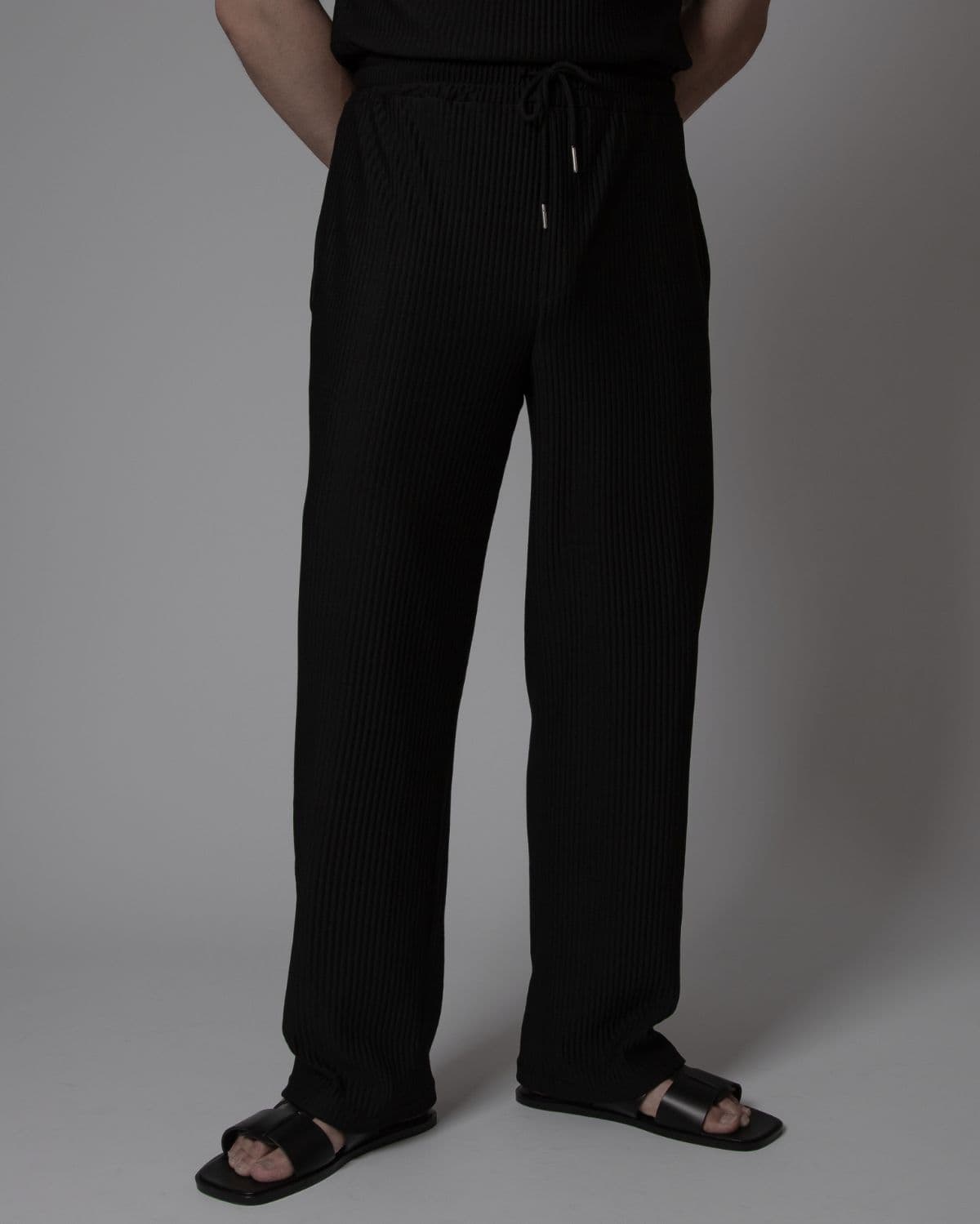 Pleated Muscle Fit Collared Short Sleeve T-shirt and Long Pants Set - 이미지 6