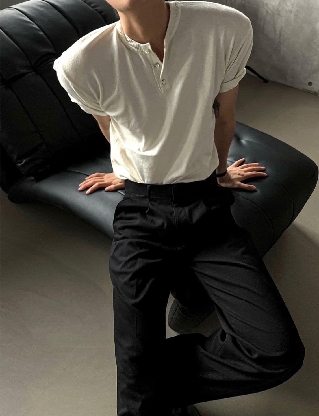 Summer Muscle Fit Henley Neck Short Sleeve Knit - 이미지 4