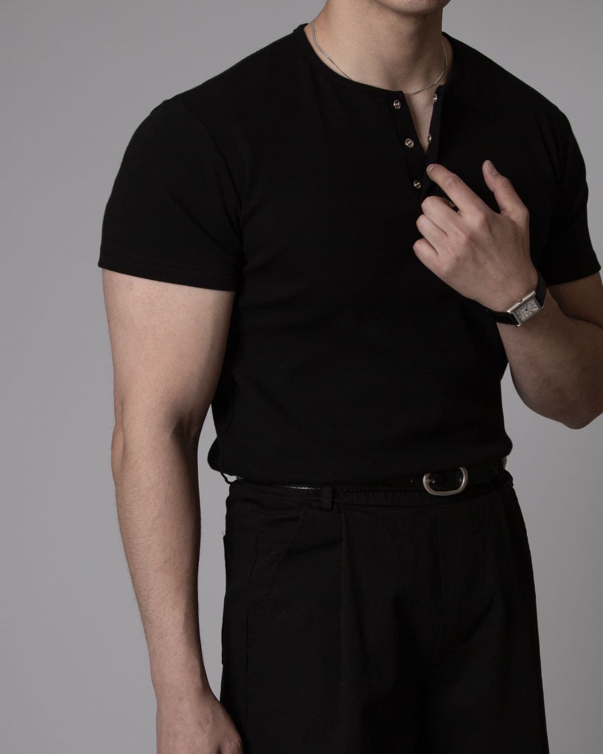 Snap Muscle Fit Henley Neck Short Sleeve T-shirt - 이미지 1