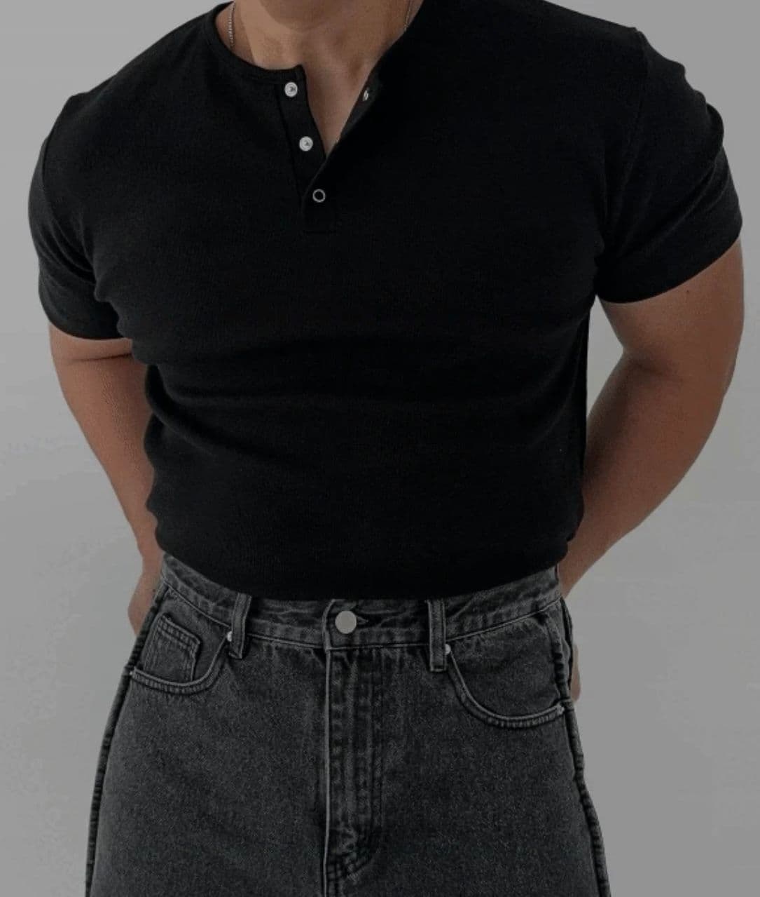 Snap Muscle Fit Henley Neck Short Sleeve T-shirt - 이미지 3