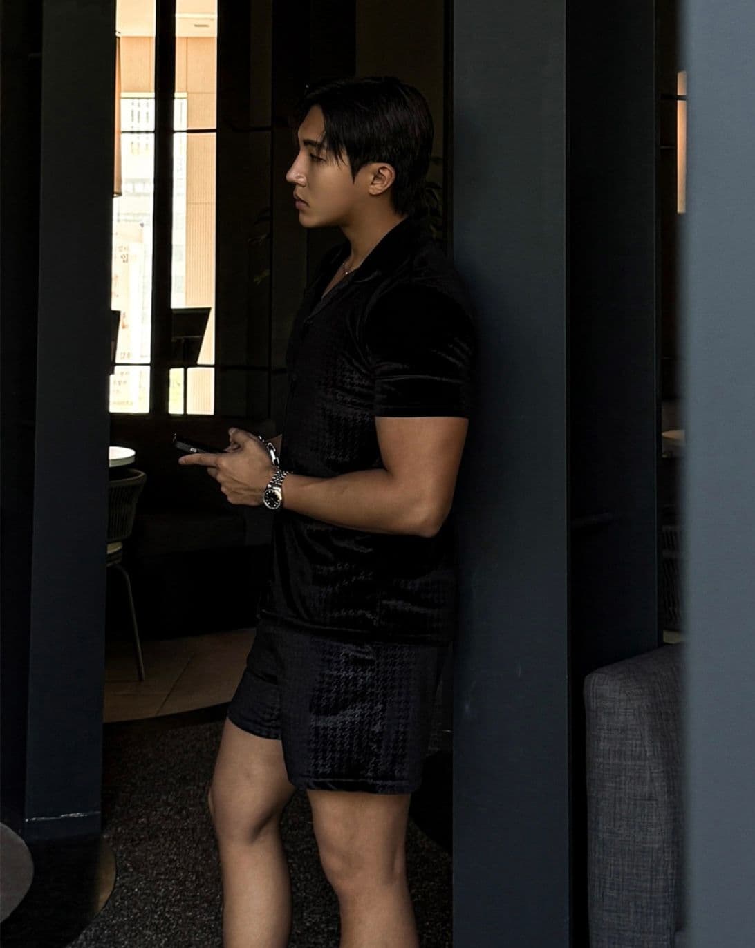 Houndstooth Velvet Muscle Fit Short Sleeve Shirt and Shorts Set - 이미지 3