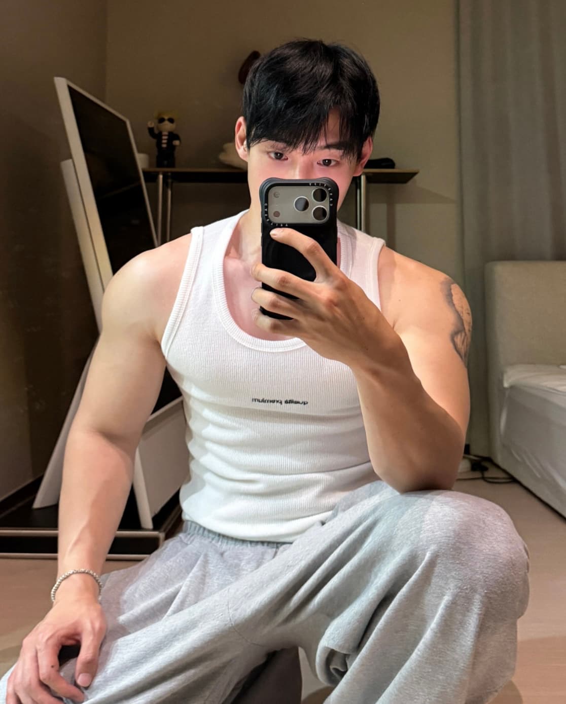 Premium Muscle Fit Sleeveless - 이미지 1