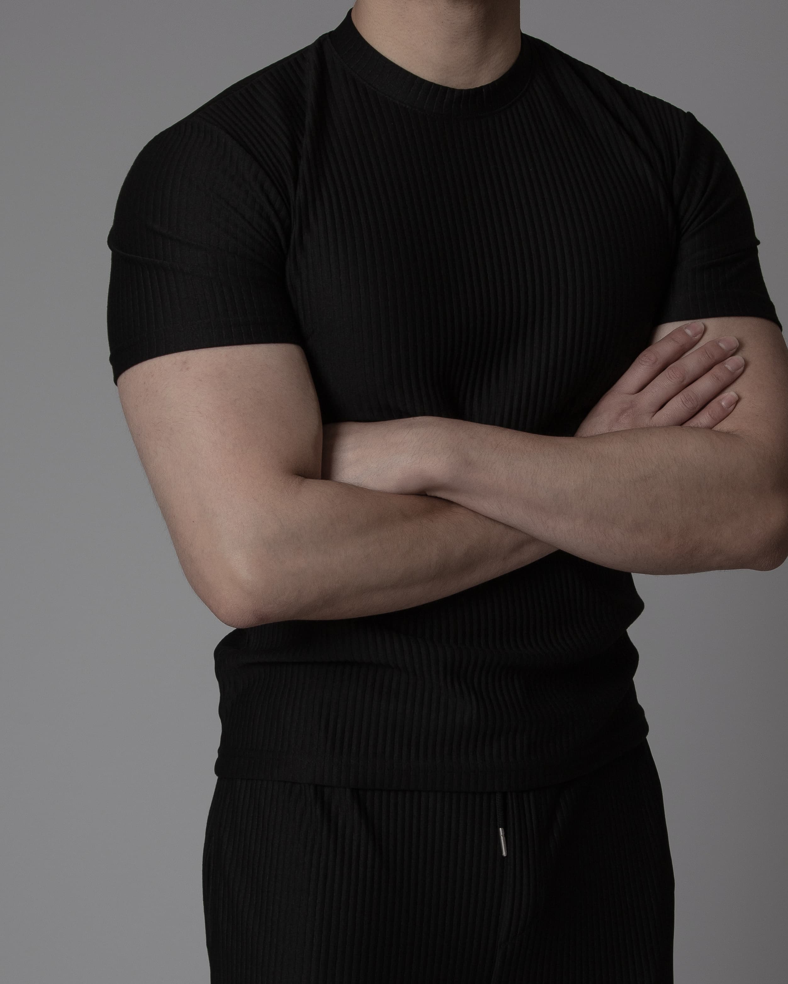 Pleated Muscle Fit Round Short Sleeve T-shirt and Long Pants Set - 이미지 4