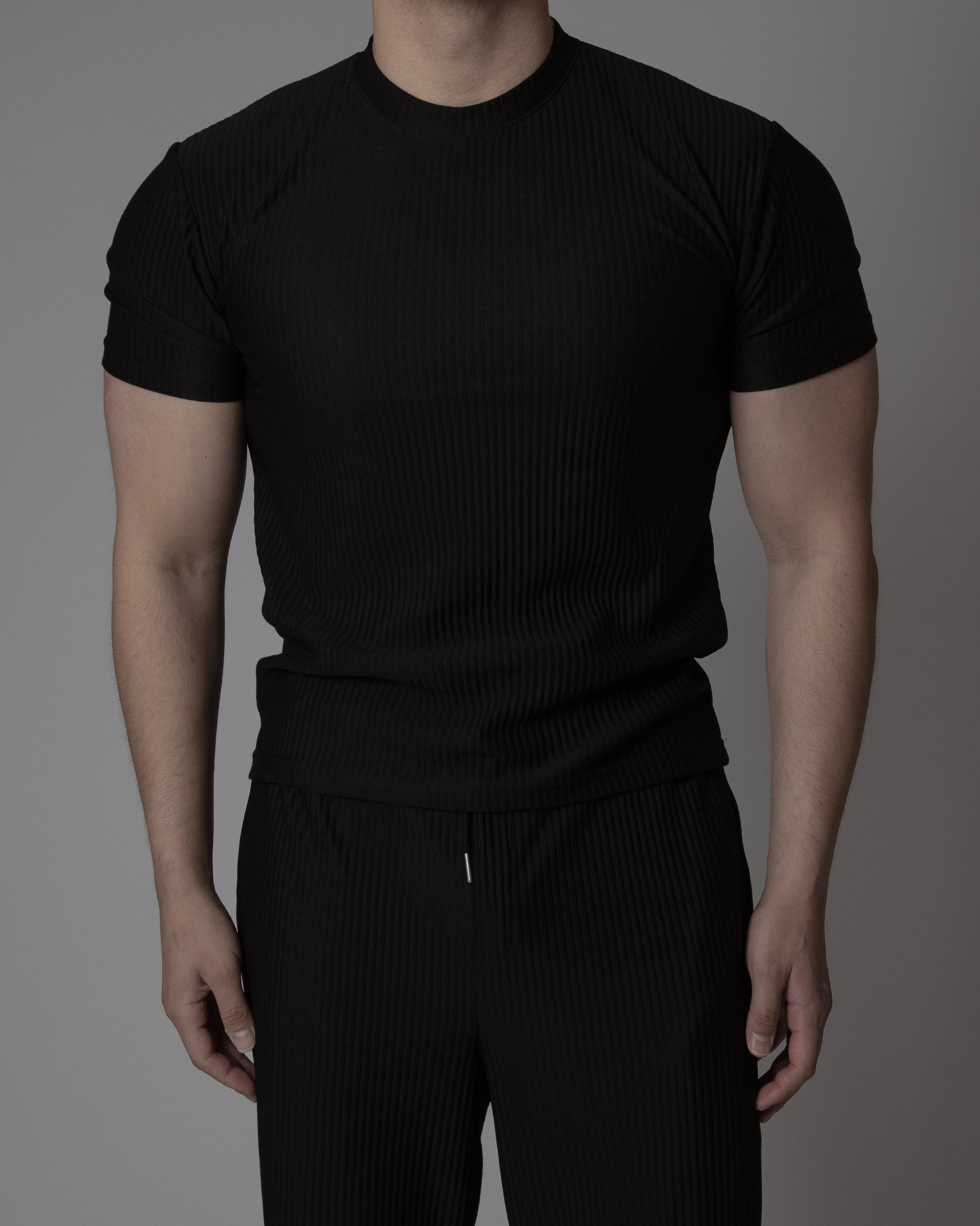 Pleated Muscle Fit Round Short Sleeve T-shirt and Long Pants Set - 이미지 3