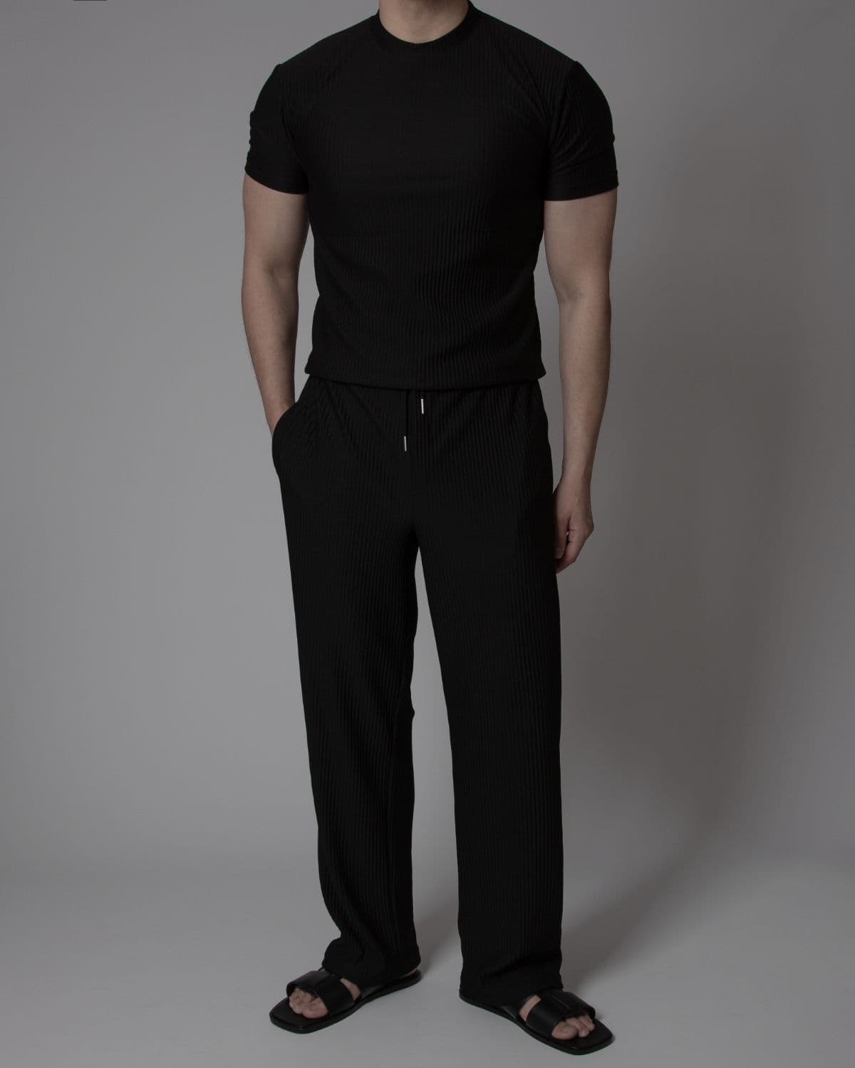 Pleated Muscle Fit Round Short Sleeve T-shirt and Long Pants Set - 이미지 1