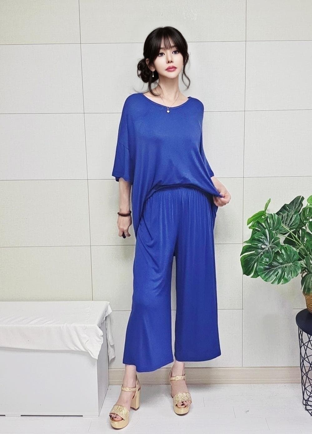 New Arrival Cool Flowy Plain V-Shirt Boxy Short Sleeve Elastic Waist Wide-Leg Pants Set Plus Size Casual Daily - 이미지 4