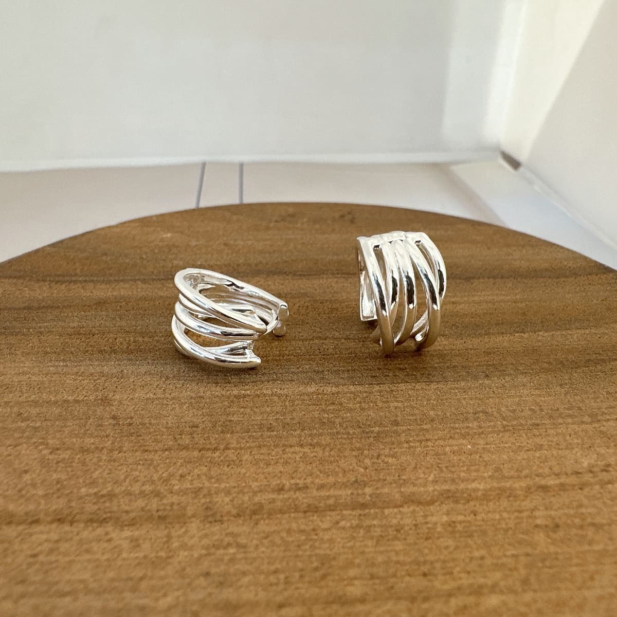 Silver925 Bold Irregular 5-Line Shape Daily One-Touch Silver Earrings - 이미지 3