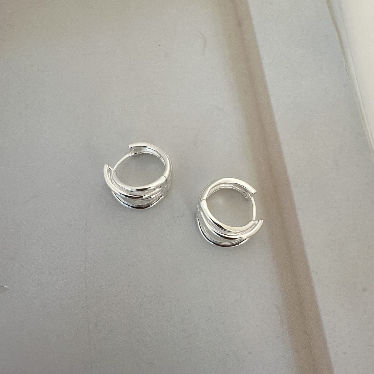 Silver925 Bold Irregular 5-Line Shape Daily One-Touch Silver Earrings - 이미지 13