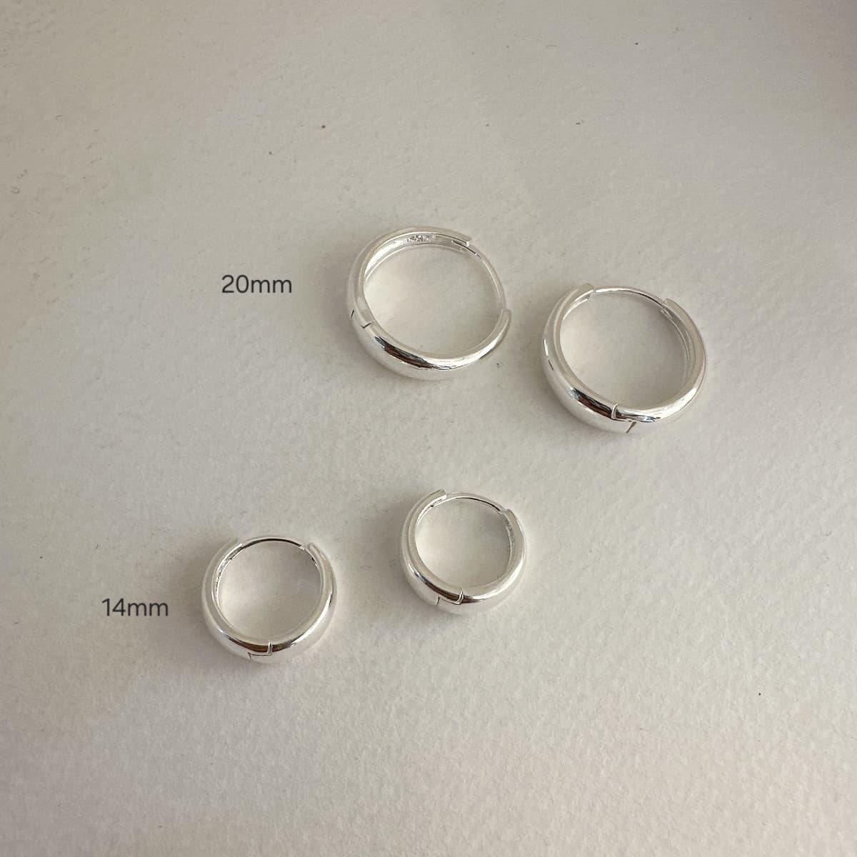 Silver925 14mm Outer Diameter Teardrop Shape Daily One-Touch Silver Earrings - 이미지 3
