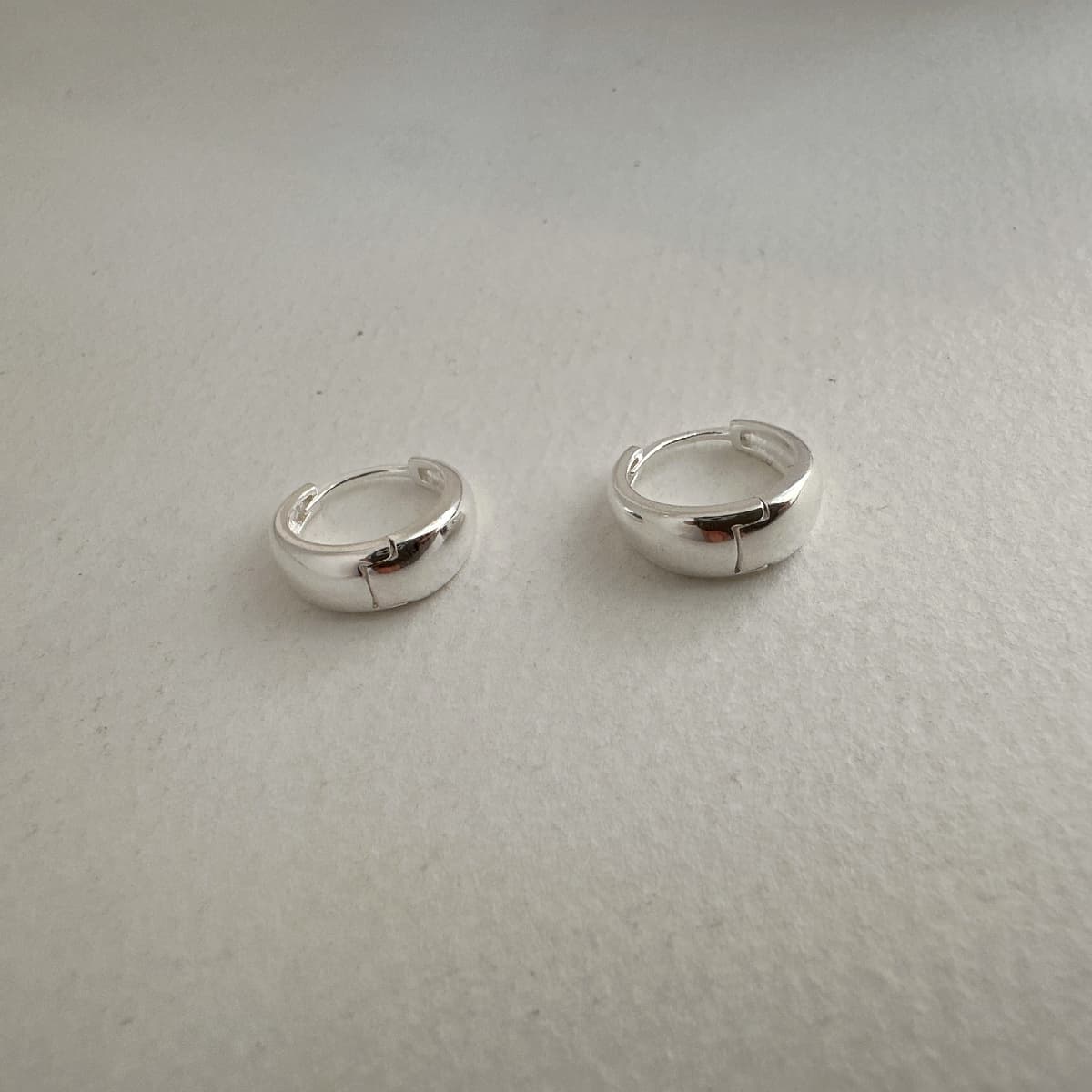 Silver925 14mm Outer Diameter Teardrop Shape Daily One-Touch Silver Earrings - 이미지 1