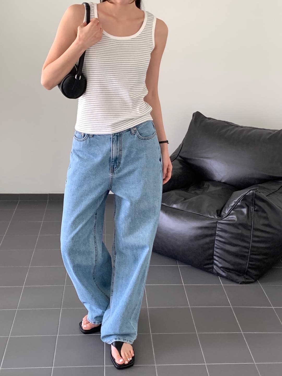 Classic-style sleeveless top - 이미지 3
