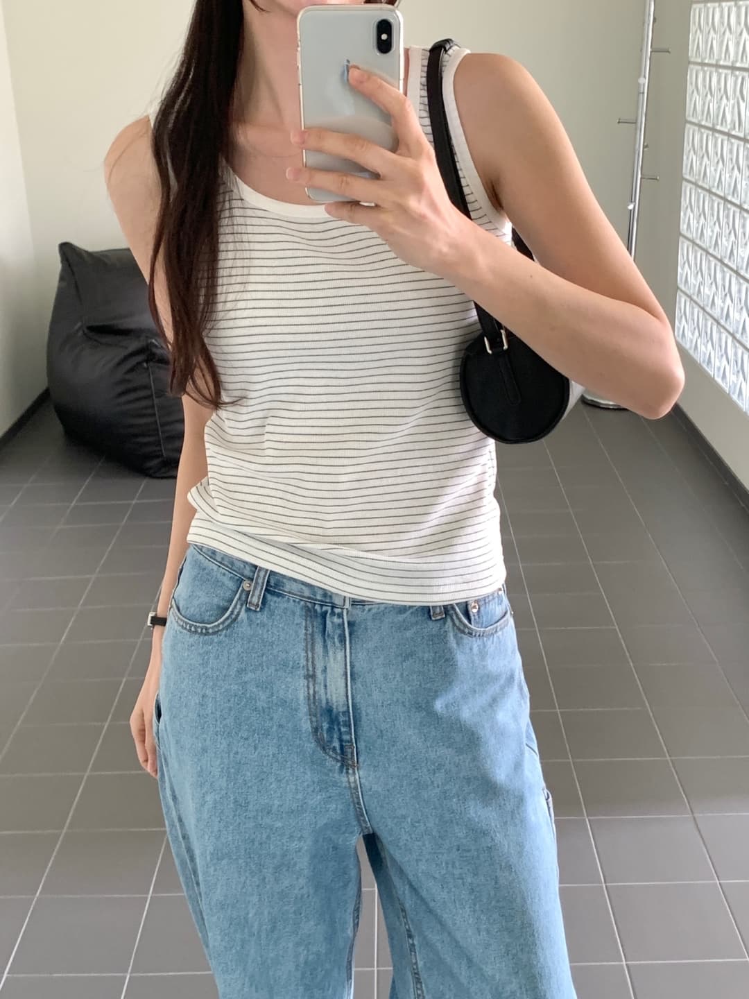 Classic-style sleeveless top - 이미지 14