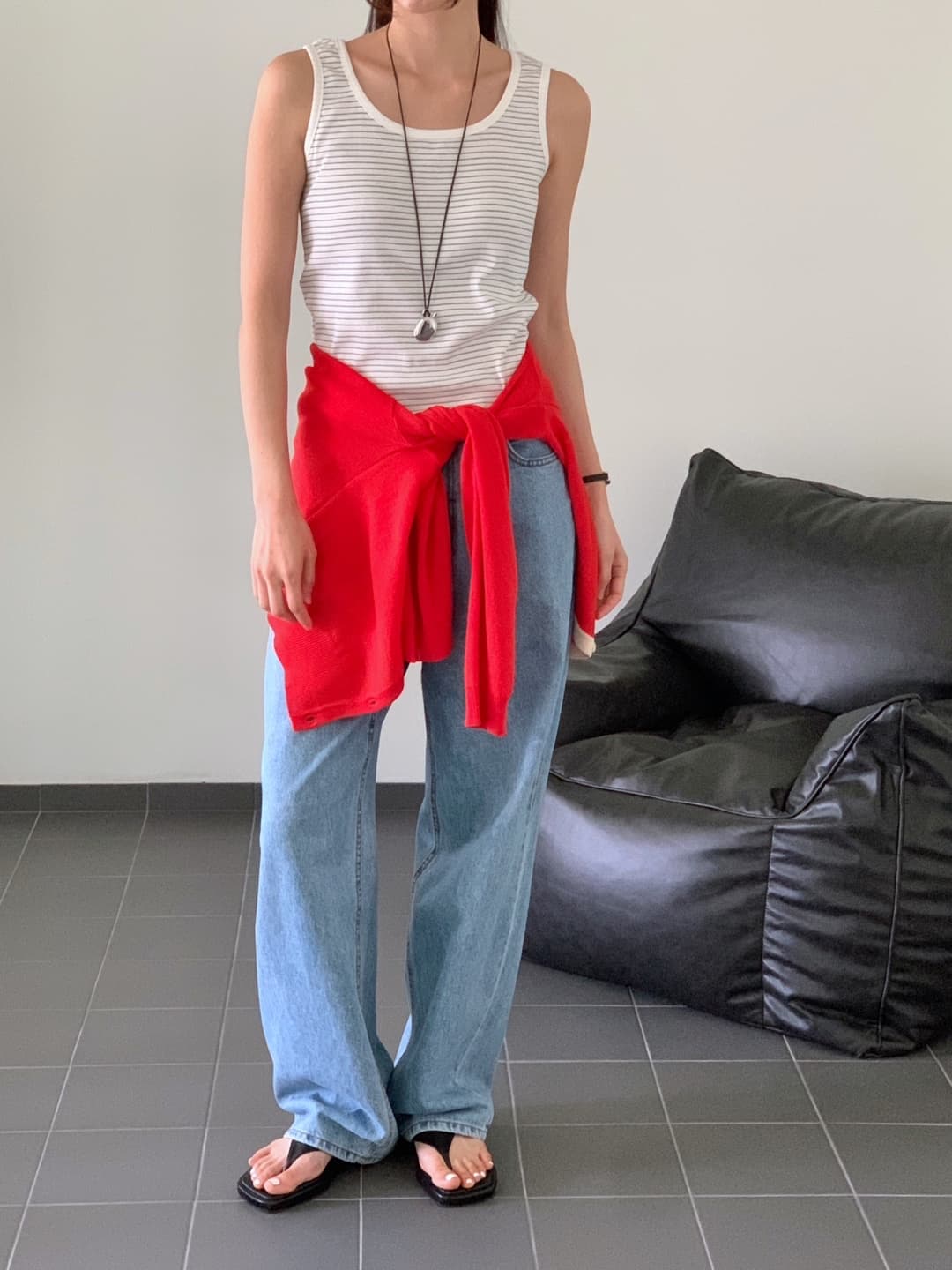 Classic-style sleeveless top - 이미지 16