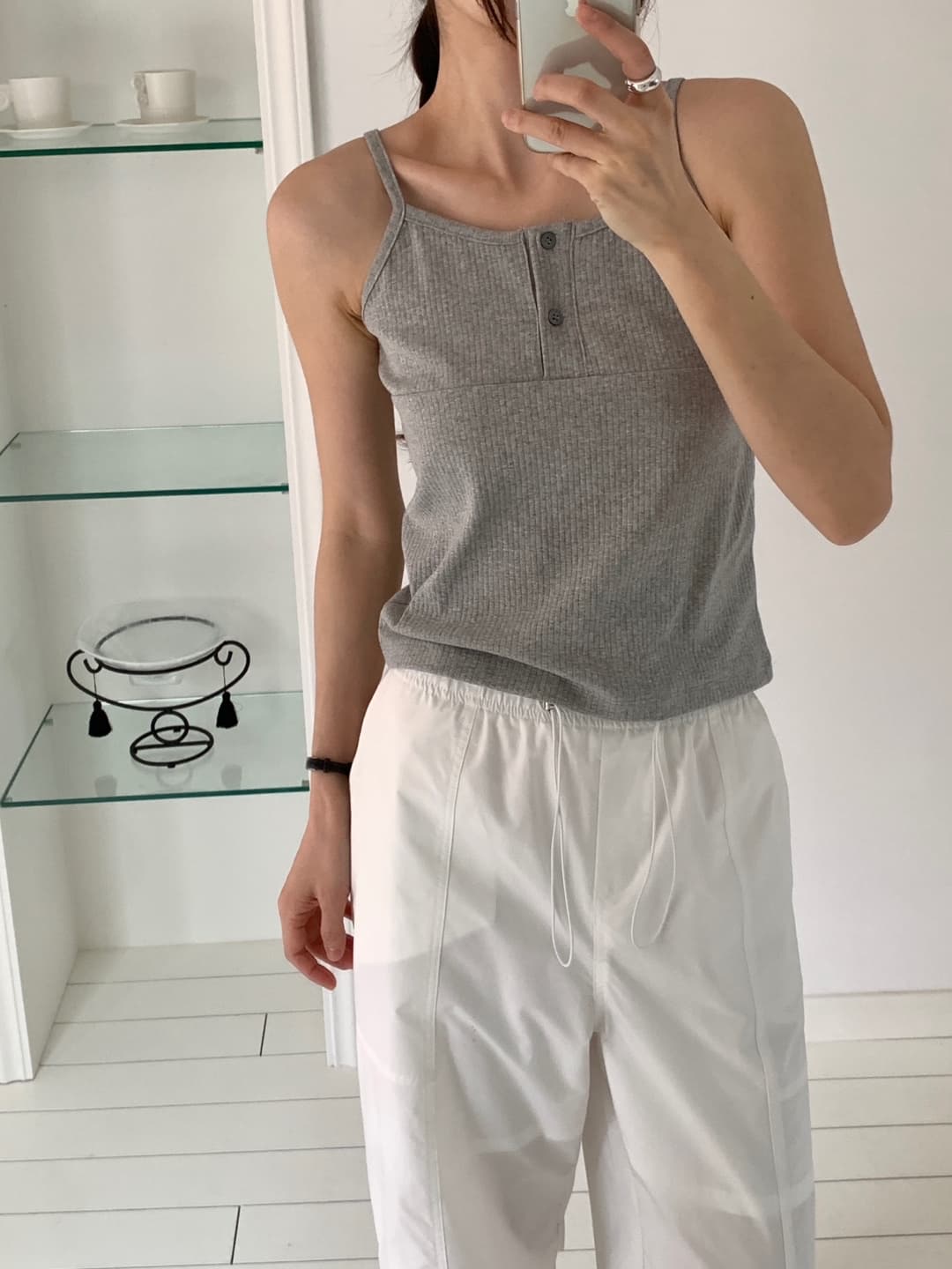Under-button tank top - 이미지 1