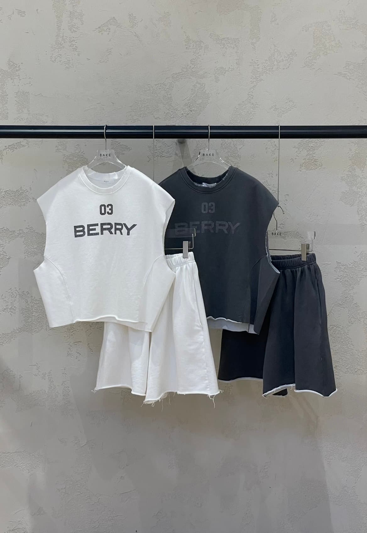 Berry Shorts Setup Pigment Terry Vintage Washed Sleeveless Shorts Training Set - 이미지 1