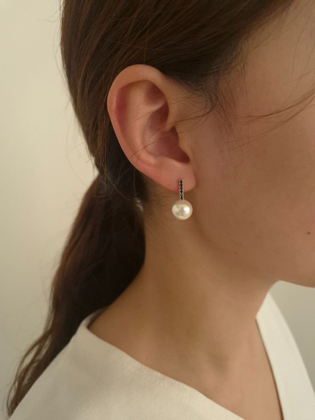 Silver 925 White-Black Cubic Pearl Earrings E221106680 - 이미지 1