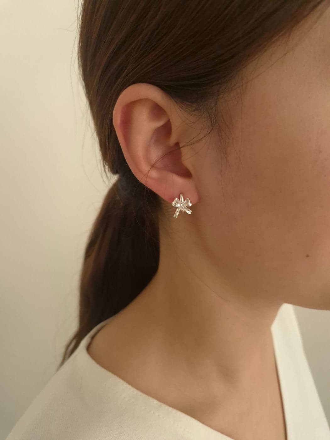 Silver 925 Rough Ribbon One-Touch Earrings E211274375 - 이미지 2