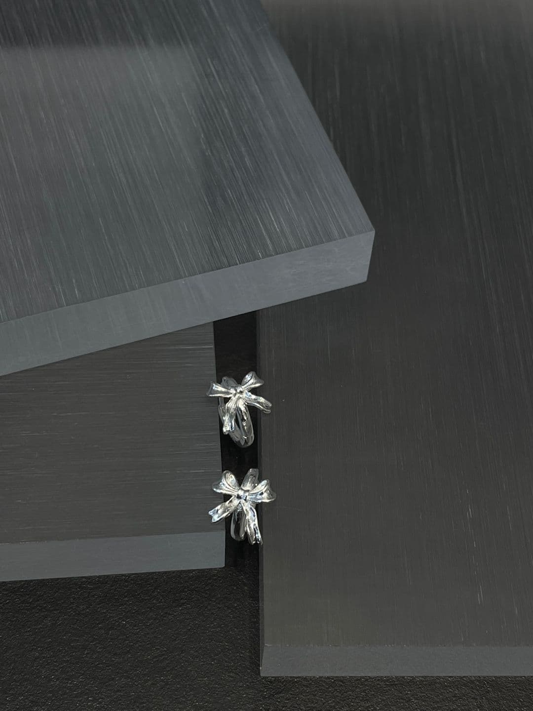 Silver 925 Rough Ribbon One-Touch Earrings E211274375 - 이미지 6