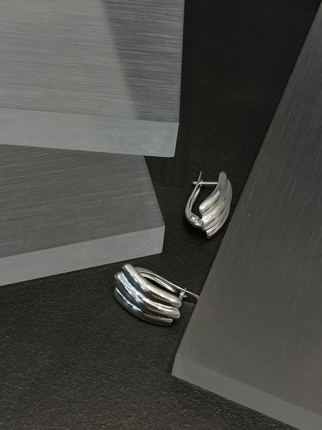 Silver 925 One-Touch Big Stripe Earrings E221002844 - 이미지 7