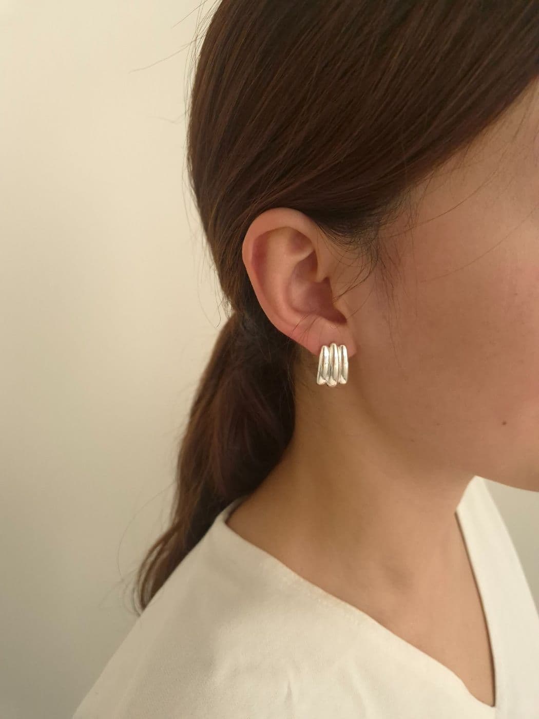Silver 925 One-Touch Big Stripe Earrings E221002844 - 이미지 1