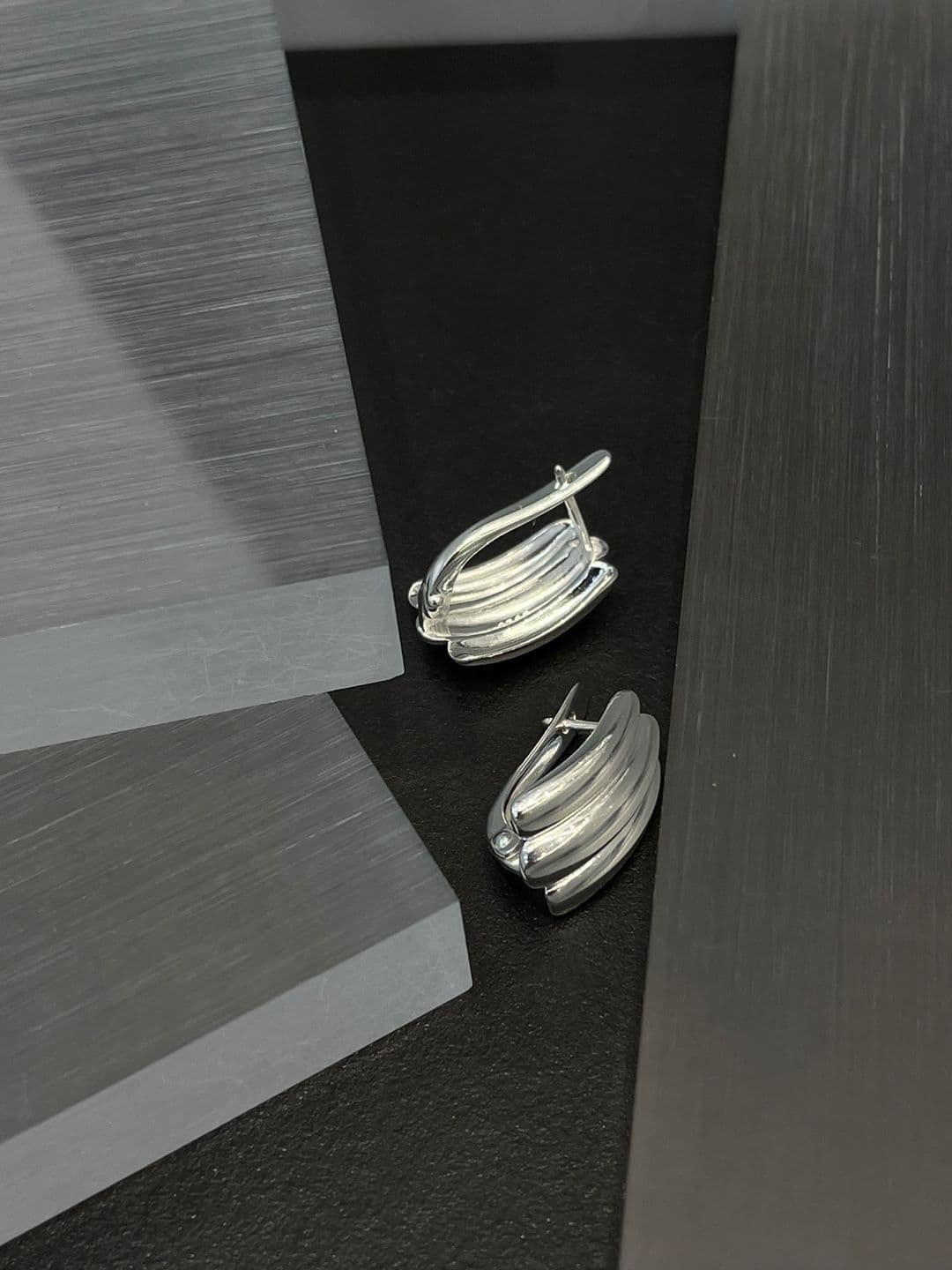 Silver 925 One-Touch Big Stripe Earrings E221002844 - 이미지 6