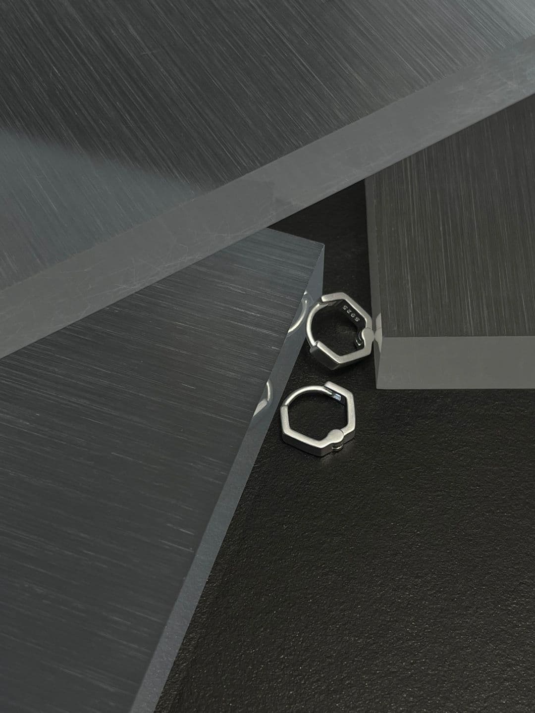 Silver 925 One-Touch Edge Point Earrings E260472011 - 이미지 4