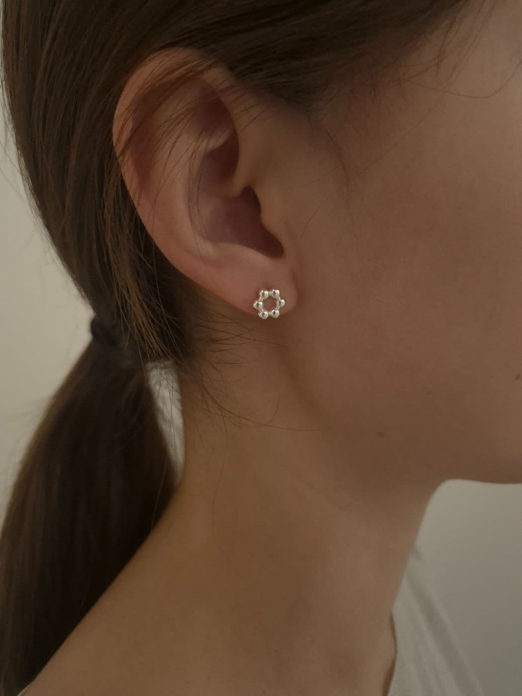 Silver 925 Flower Silver Ball Post Earrings E230131190 - 이미지 1