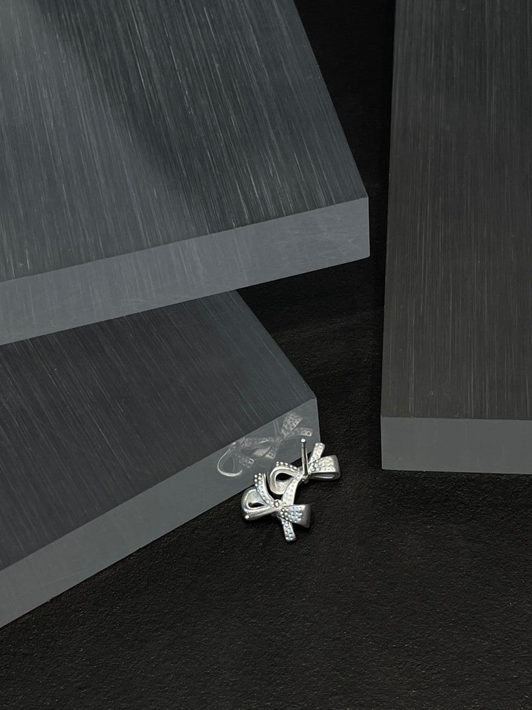 Silver 925 Matte Ribbon Post Earrings E231190805 - 이미지 6