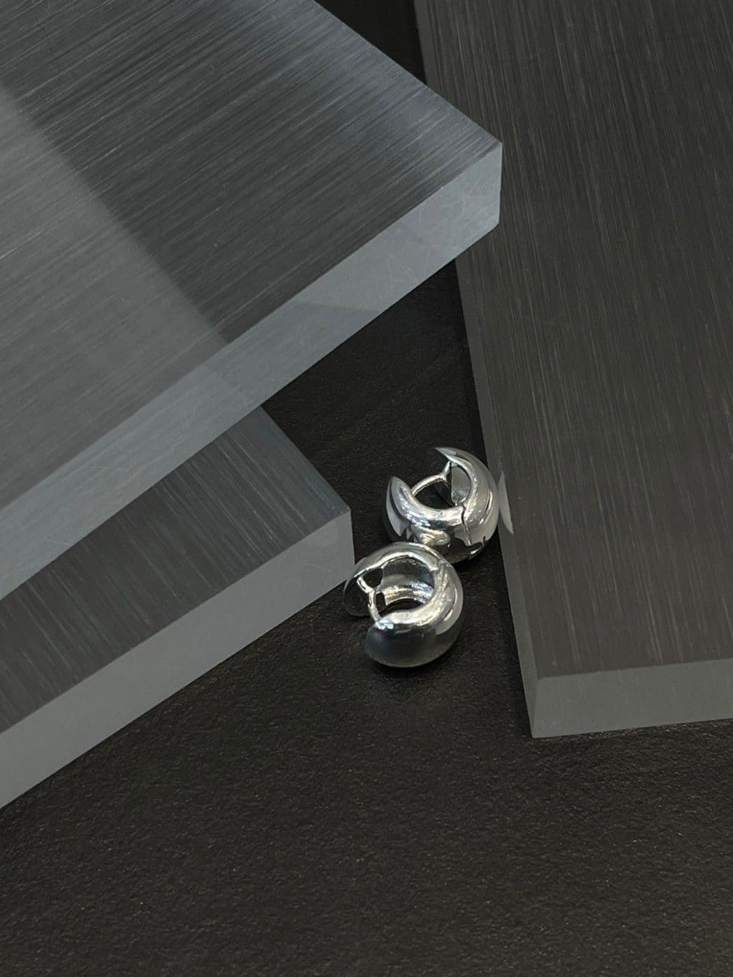 Silver 925 Wide Volume One-Touch Earrings E260580005 - 이미지 4