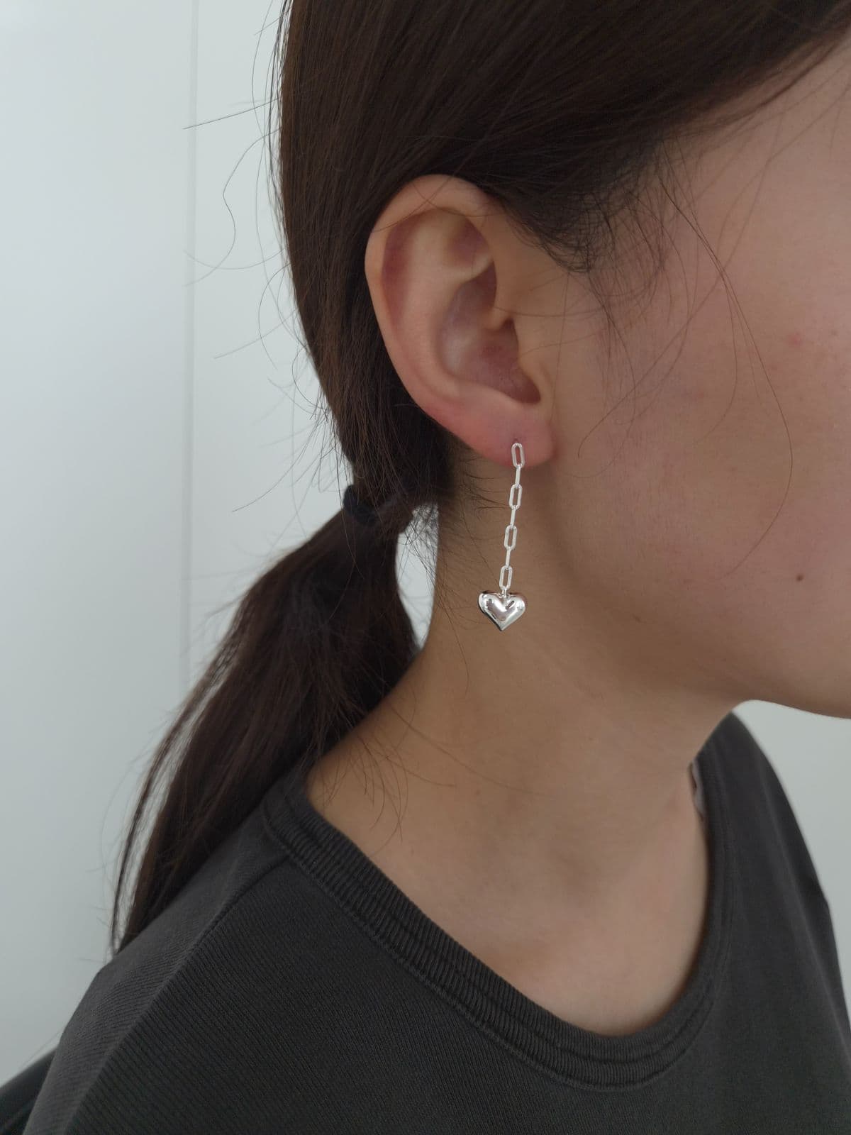 Silver 925 Heart Chain Drop Post Earrings E230381095 - 이미지 2