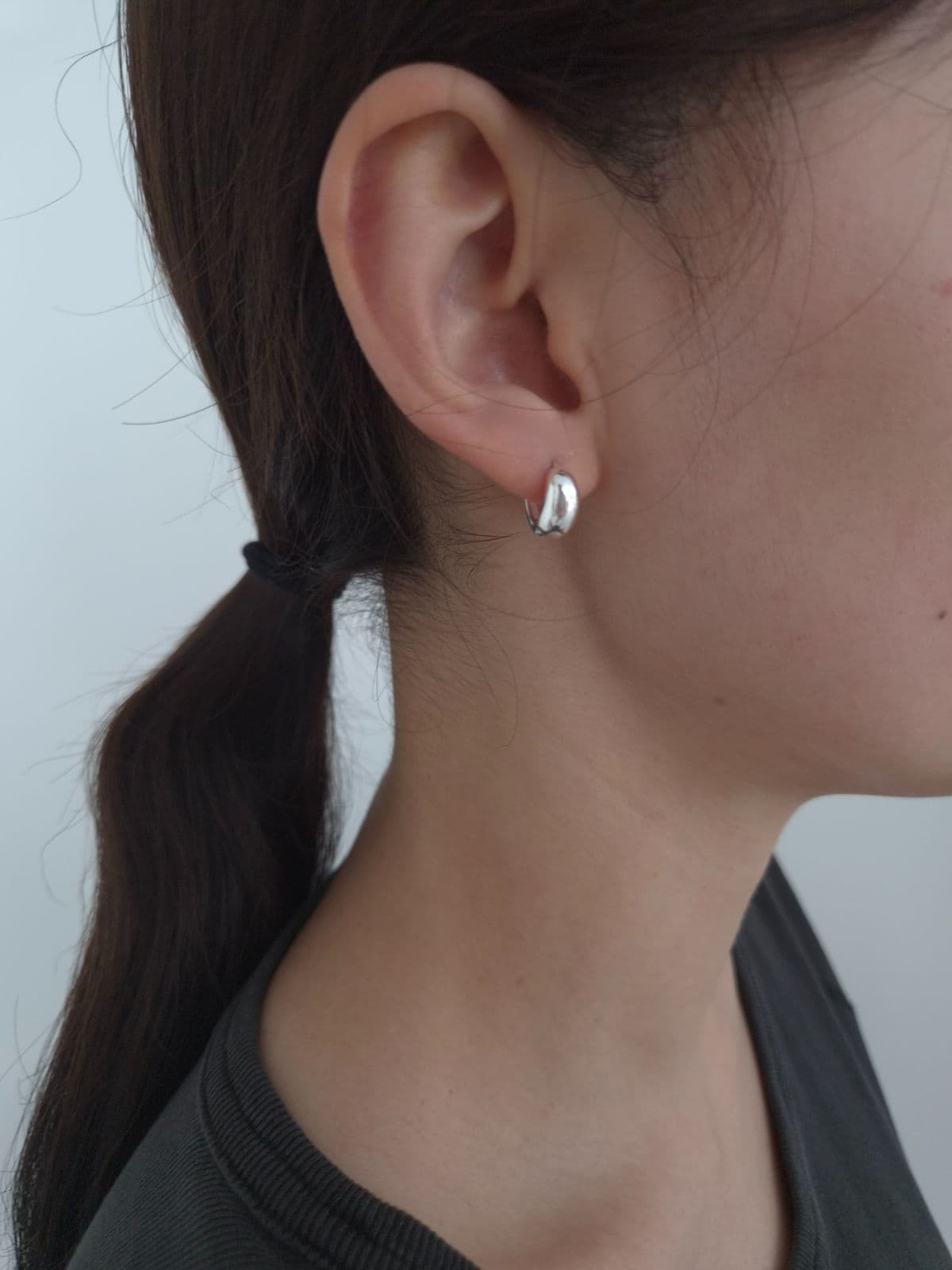 Silver 925 One-Touch Glossy-Matte Round Earrings E240566098 - 이미지 4