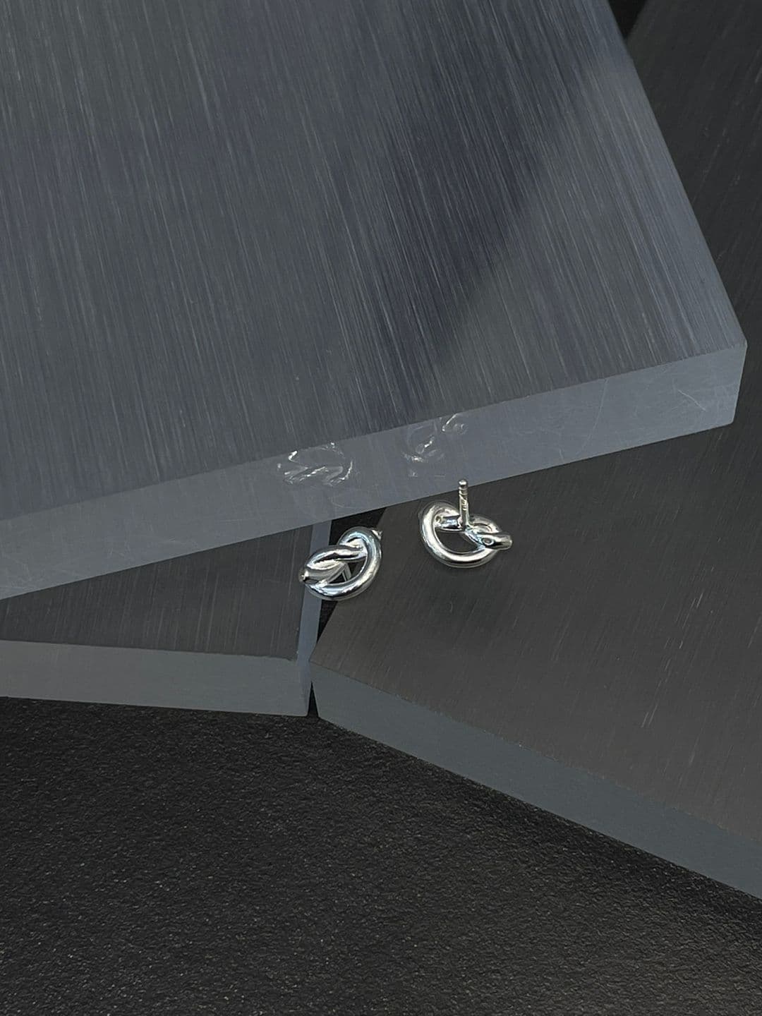 Silver 925 Heart Twisted Cubic Post Earrings E221296409 - 이미지 4