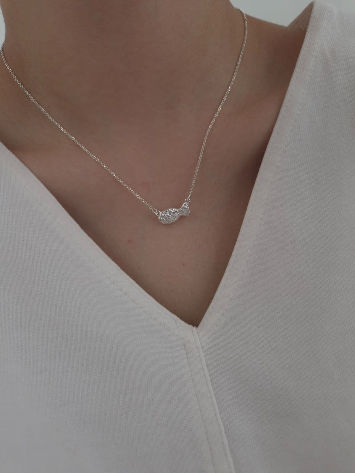 Silver 925 Rough Cubic Fish Necklace N260633428 - 이미지 3