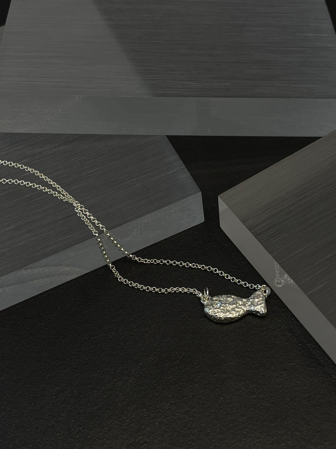 Silver 925 Rough Cubic Fish Necklace N260633428 - 이미지 9