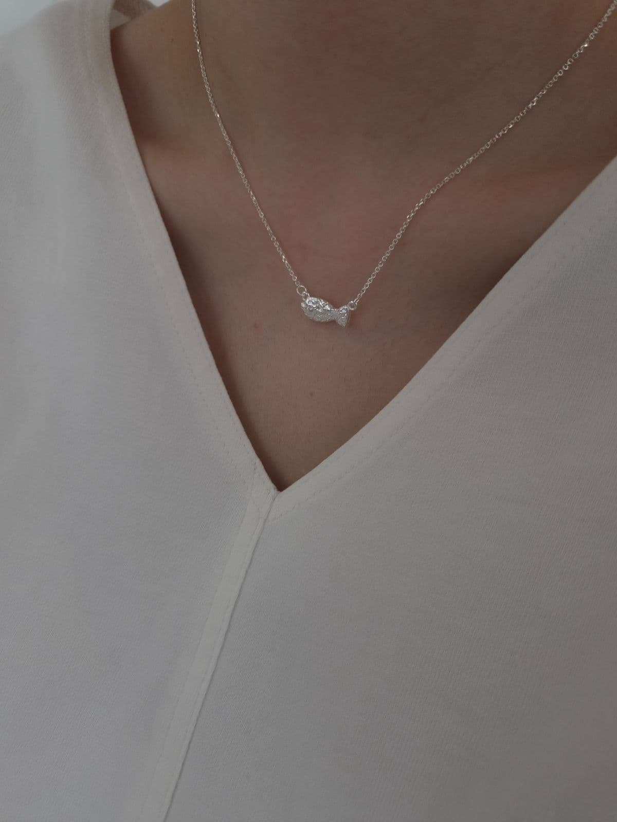 Silver 925 Rough Cubic Fish Necklace N260633428 - 이미지 5