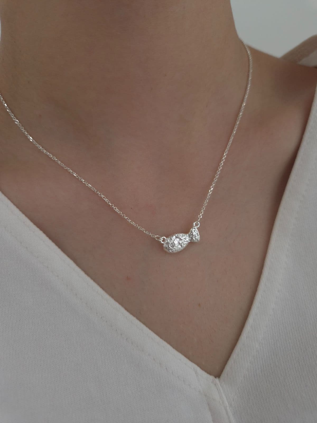 Silver 925 Rough Cubic Fish Necklace N260633428 - 이미지 1