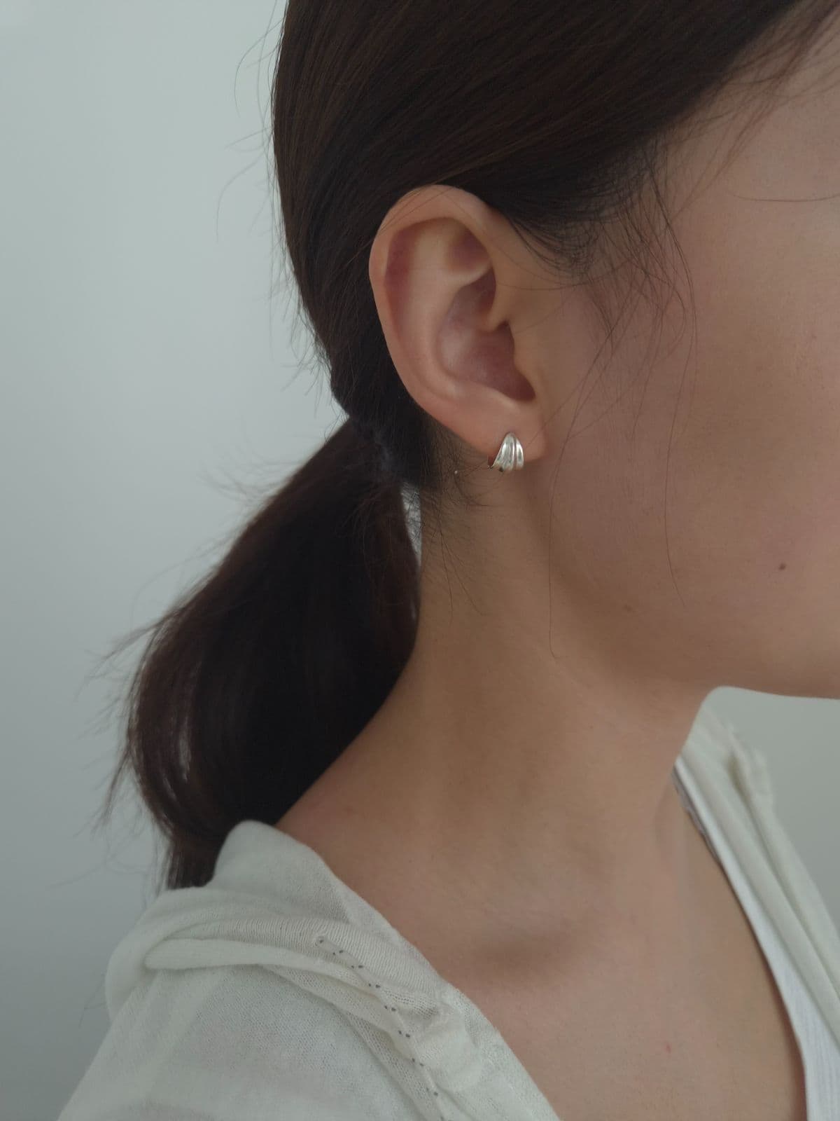Silver 925 10-12mm Wave One-Touch Earrings E260655642 - 이미지 2