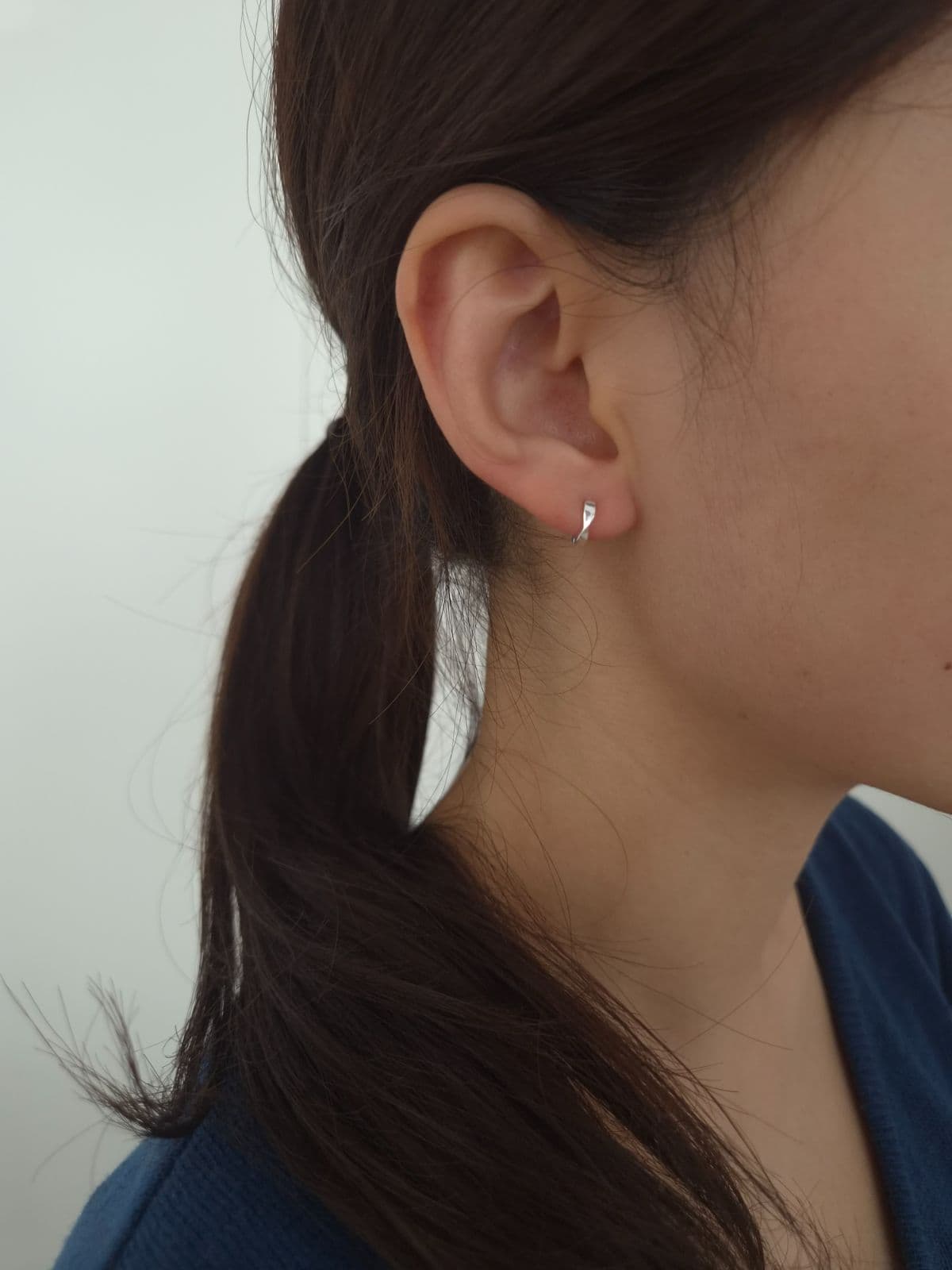 Silver 925 One-Touch Twist Earrings E260724472 - 이미지 2