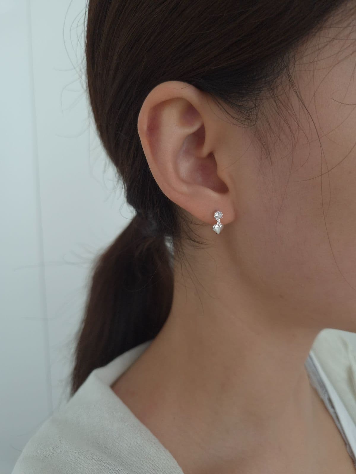 Silver 925 Heart Dangle Cubic Post Earrings E260740609 - 이미지 2