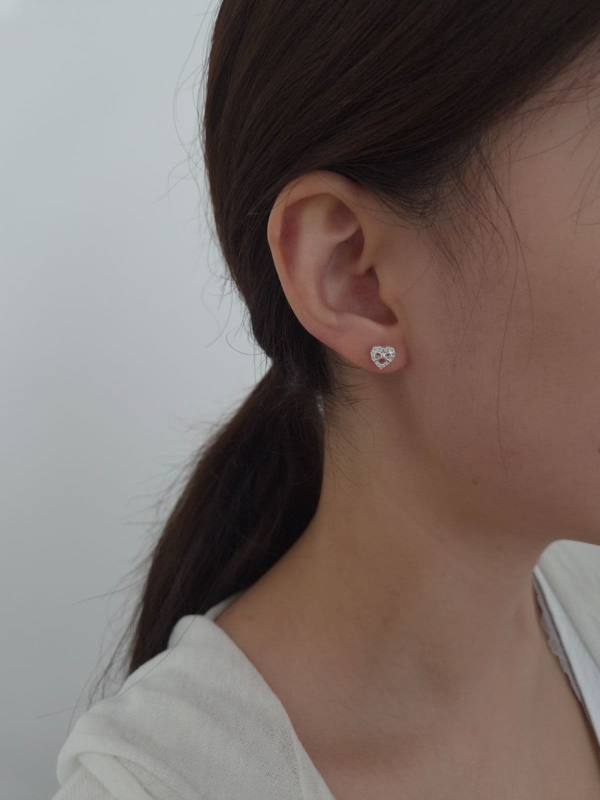 Silver 925 Heart Ribbon Post Earrings E260772246 - 이미지 1