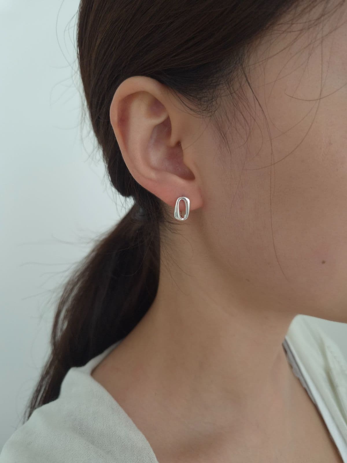 Silver 952 Square One-Touch Earrings E260746802 - 이미지 1