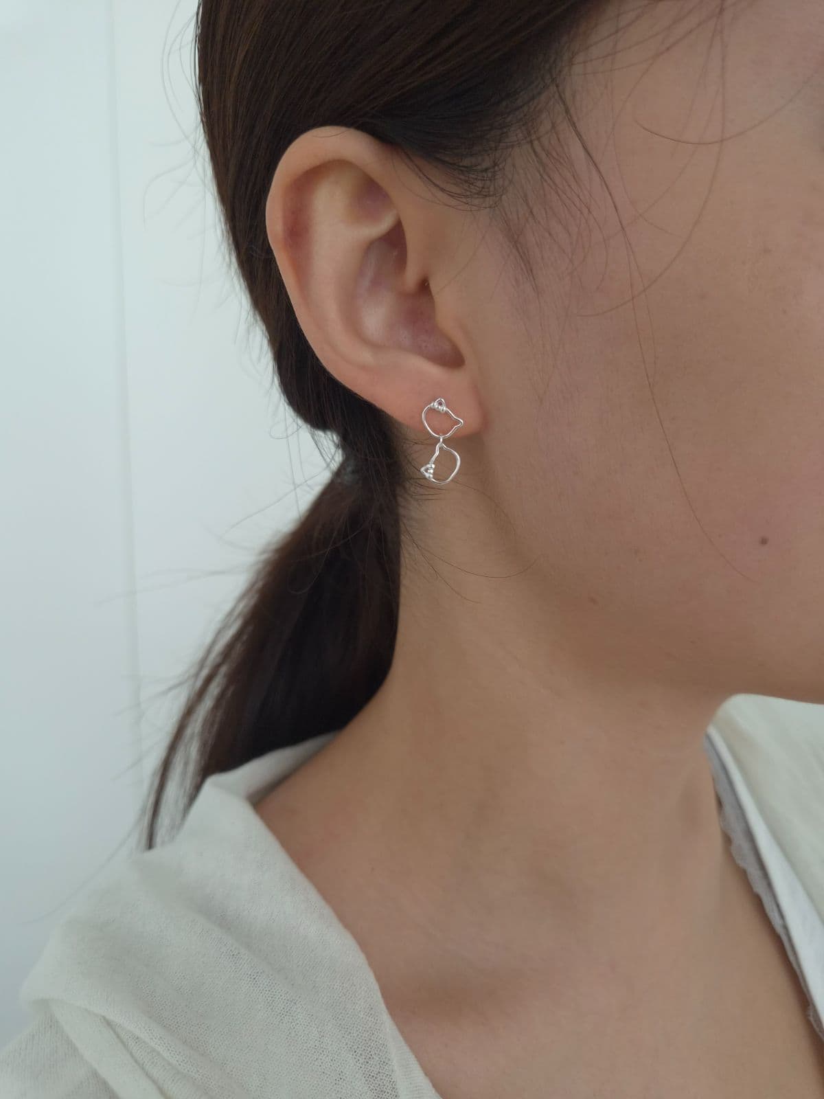 Silver 925 Cat Dangle Post Earrings E260781257 - 이미지 1