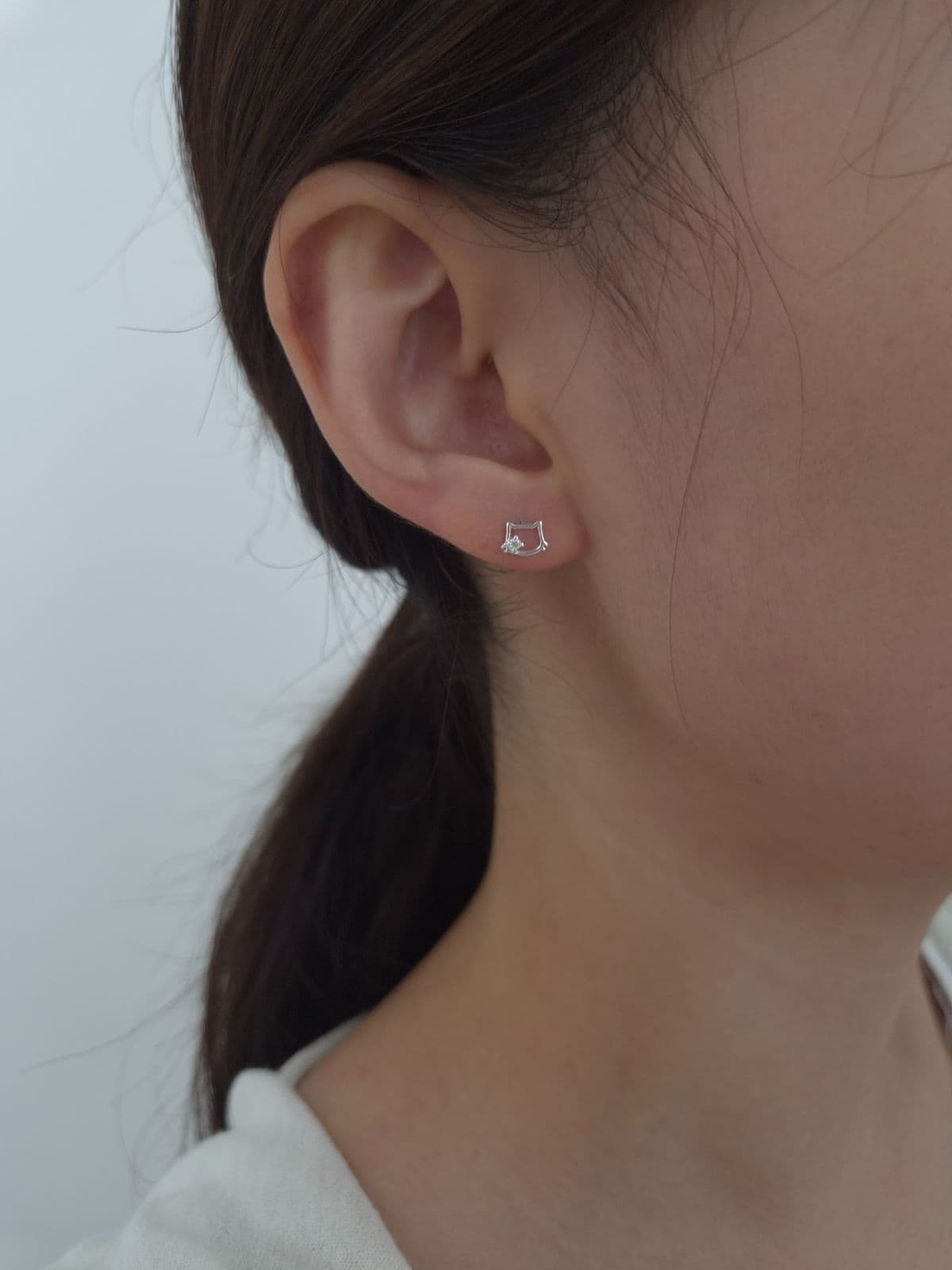 Silver 925 Cat Cubic Post Earrings E260772033 - 이미지 1