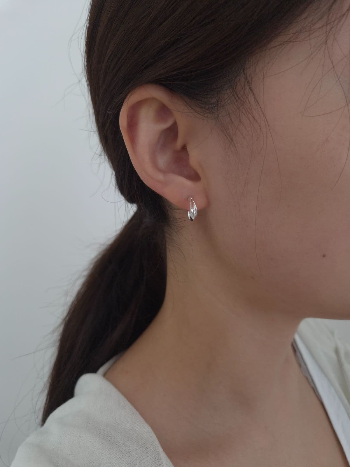 Silver 925 Twisted C-Post Earrings E260781055 - 이미지 2