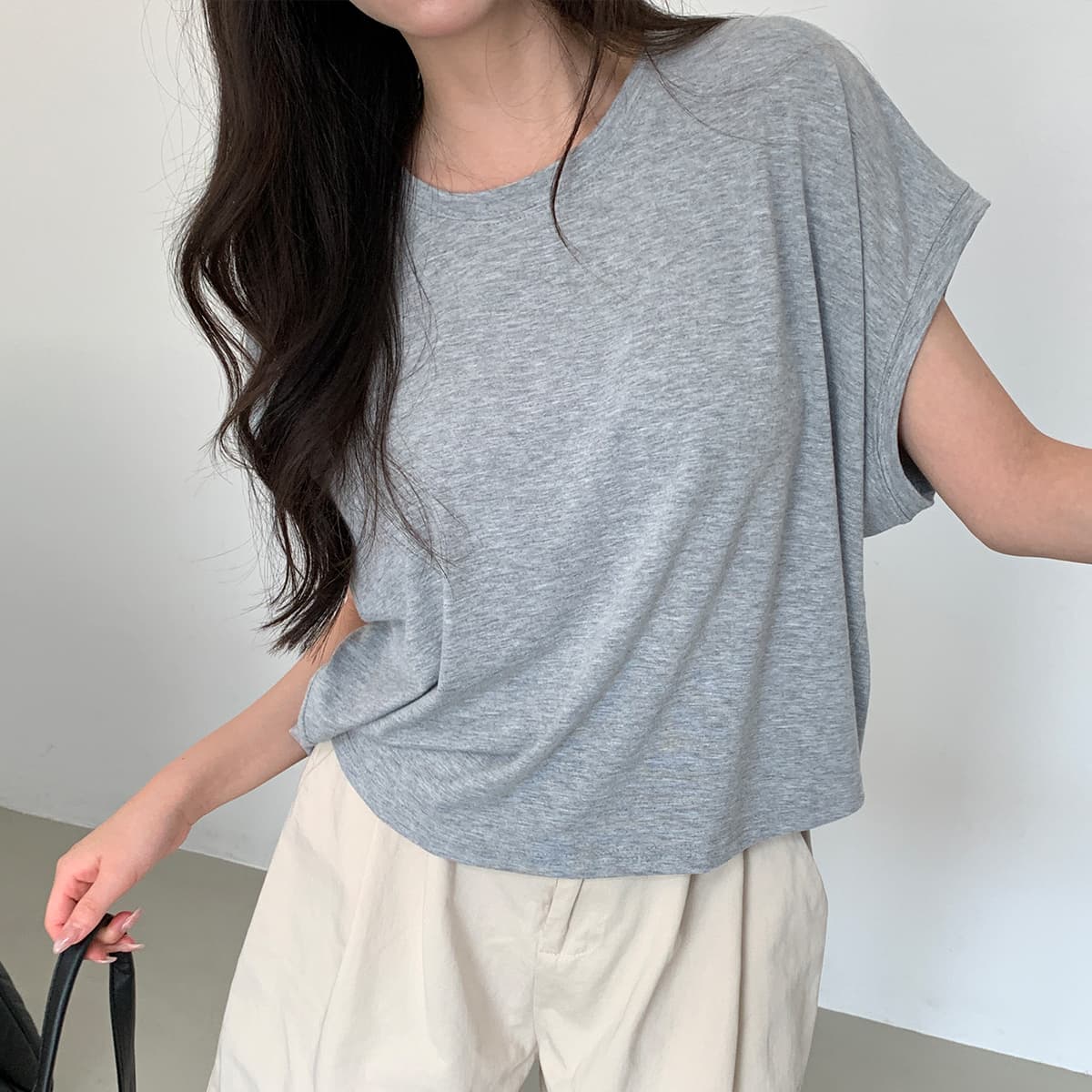 Dio Cut-out T-shirt (New Flowy Summer Short Sleeve T-shirt Stretch Round Neck) - 이미지 5