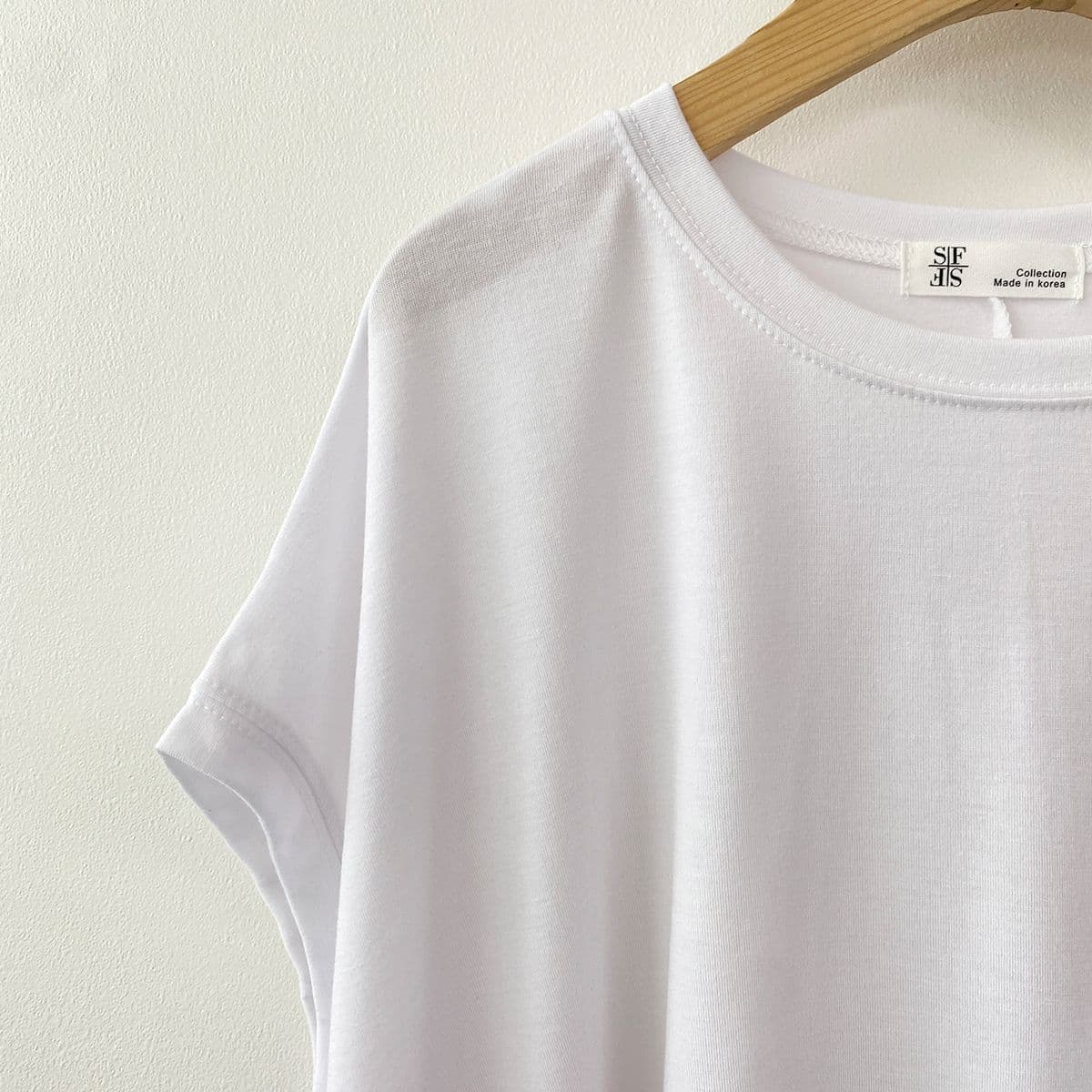 Dio Cut-out T-shirt (New Flowy Summer Short Sleeve T-shirt Stretch Round Neck) - 이미지 14
