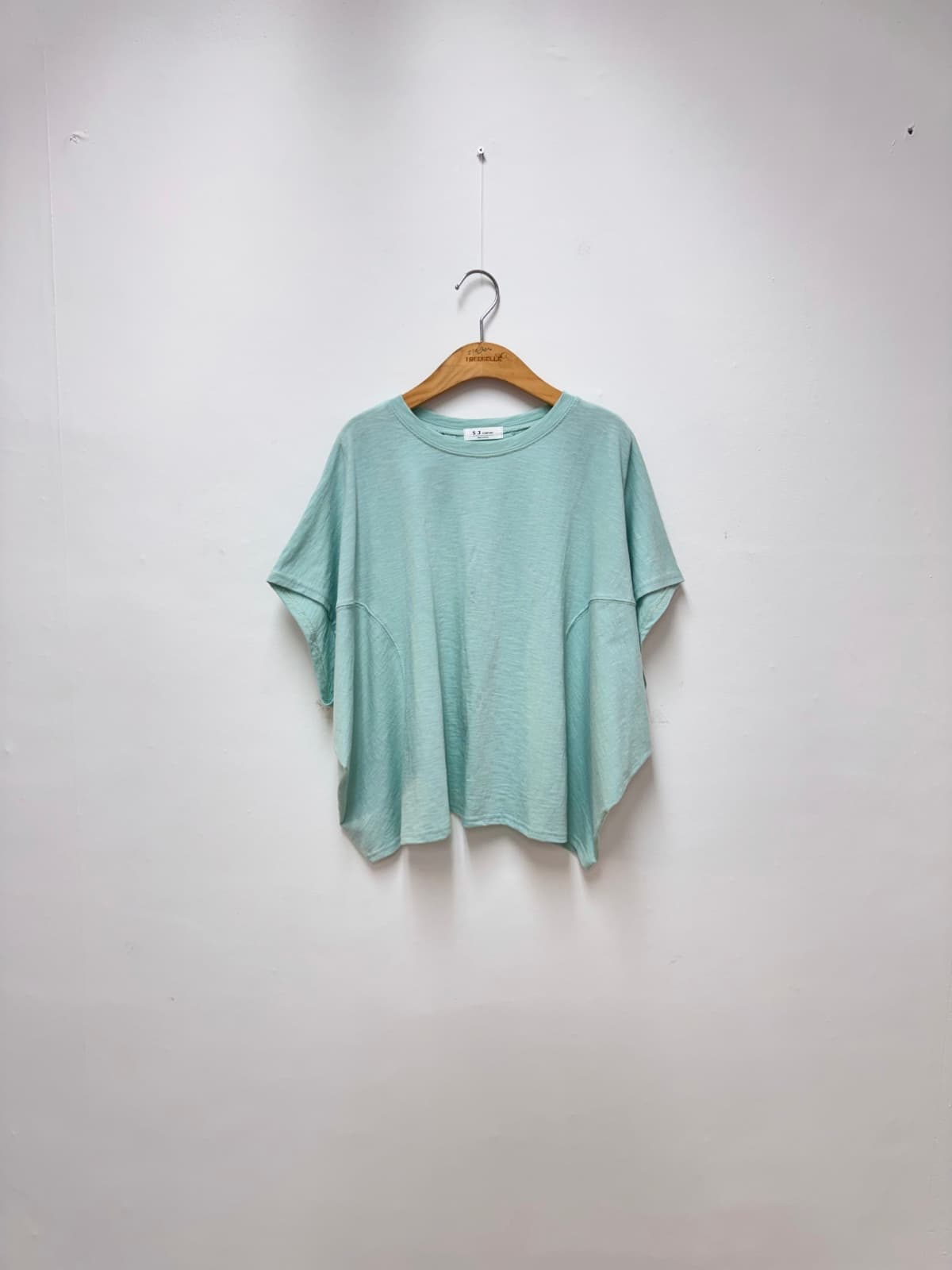Stingray cut T-shirt (cotton boxy t-shirt back cut) - 이미지 9
