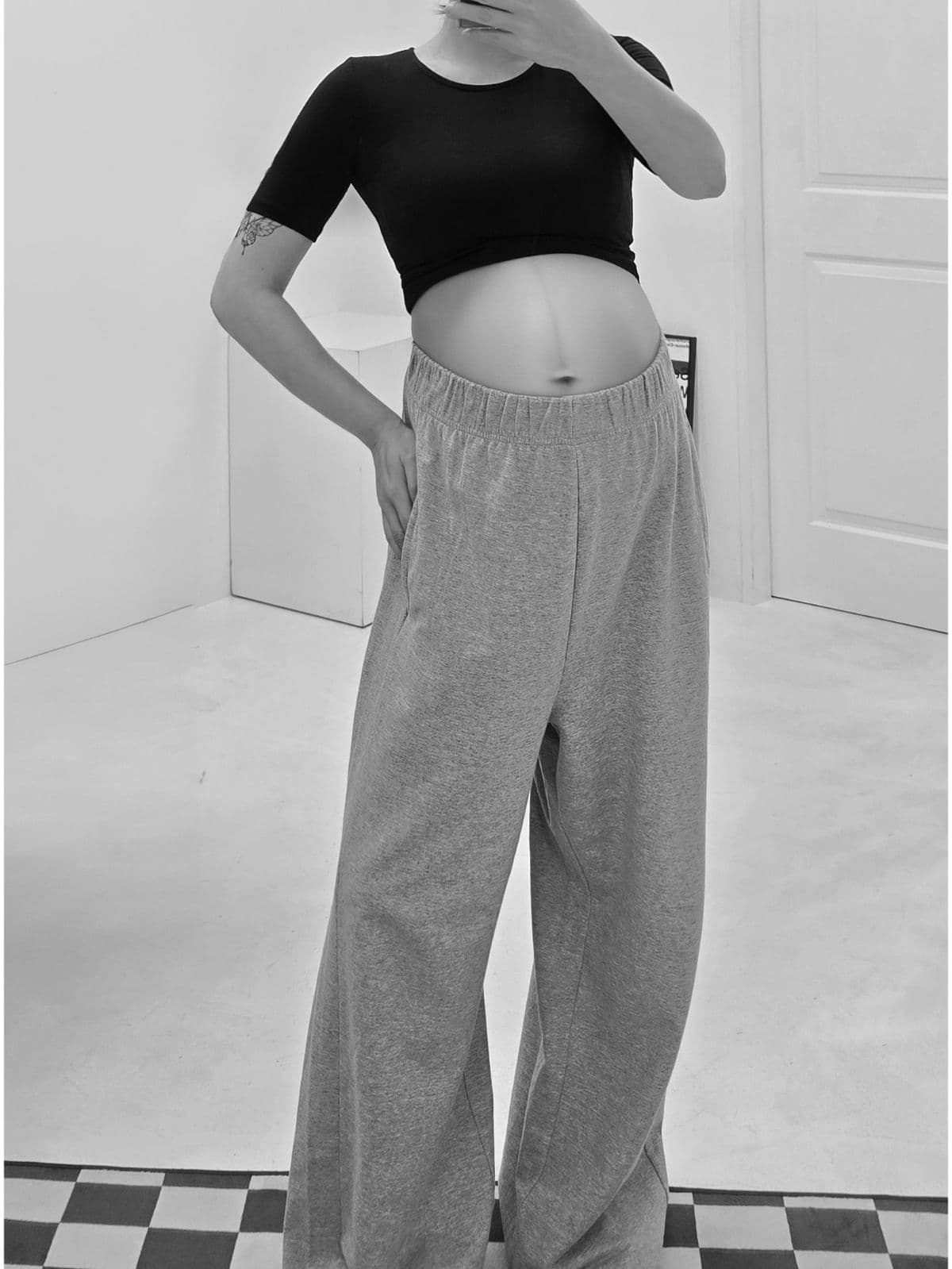 Slim-fit cropped short-sleeve t-shirt - 이미지 4